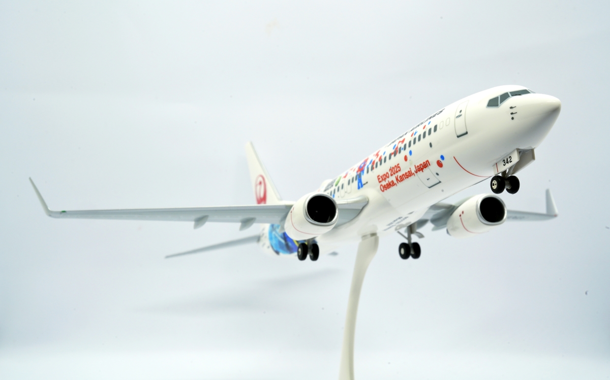 1/130 Boeing 737-800 (JA343J) Japan Airlines (JAL) X Gundam 2025
