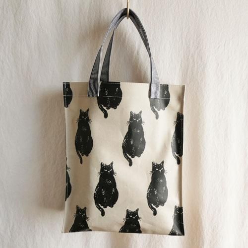 黒猫ムッシュのコーティングA4トートバッグ【オフホワイト】 - 猫雑貨