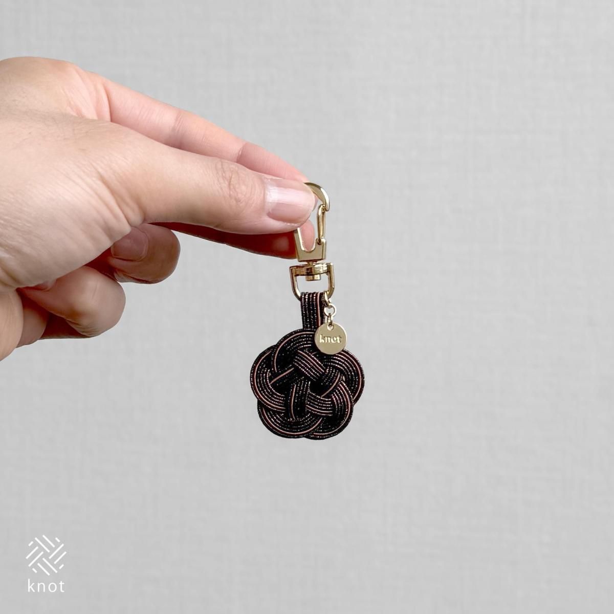 水引フックチャーム | シャンパンシルバー - 津田水引折型 online shop