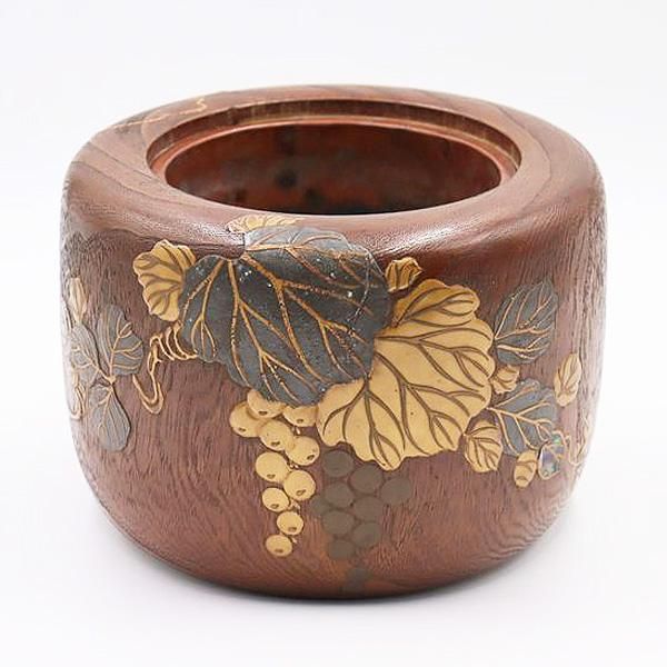 火鉢｜漆塗り・陶器・木製など多様な素材を楽しむアンティーク火鉢・手焙り