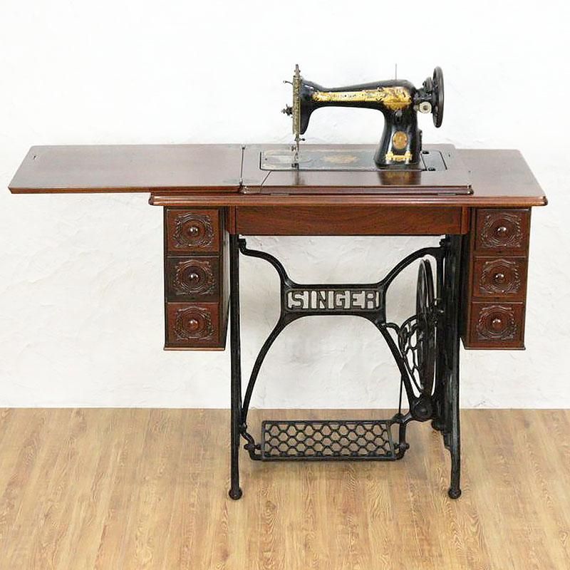 SINGER シンガーミシンテーブル｜彫刻入りウォルナット材と鉄脚の