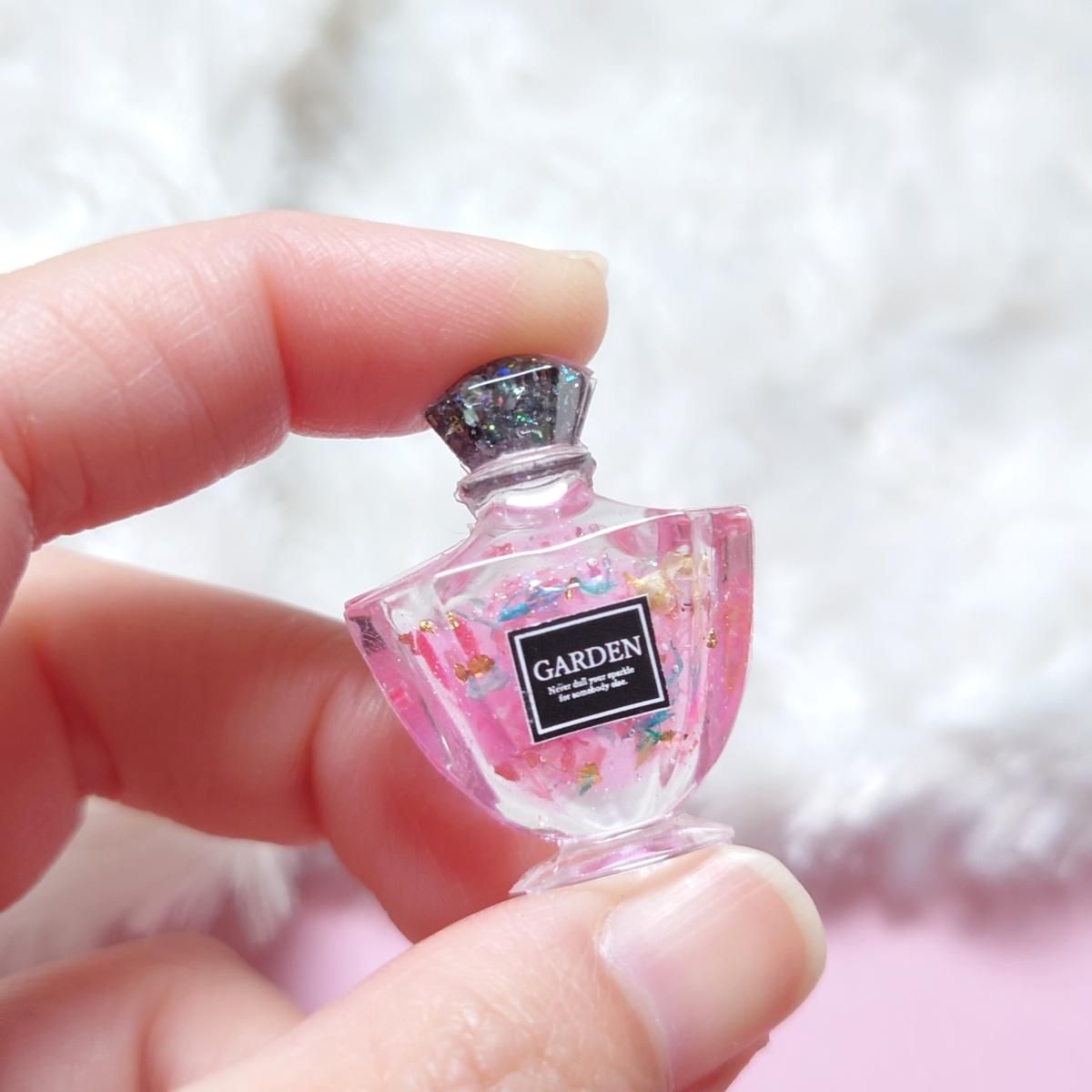 ミニ香水瓶のラベルｰ* オマケがたくさんついてくるパーツ屋さん* 隠れ