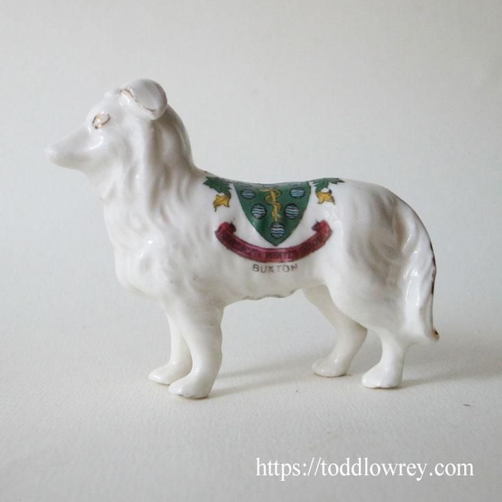 温泉の町からきた白い犬 / Antique Crested China Dog 