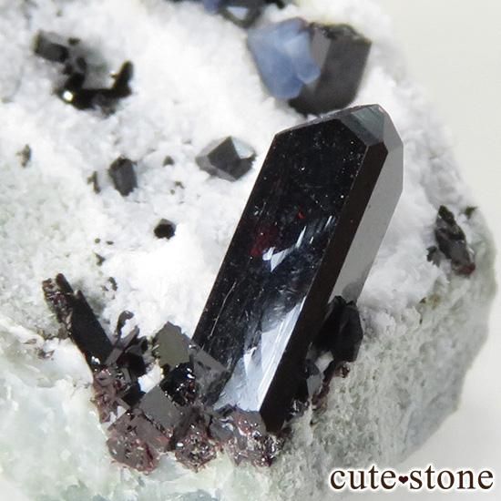 カリフォルニア産 ベニトアイト＆ネプチュナイトの母岩付き結晶（原石