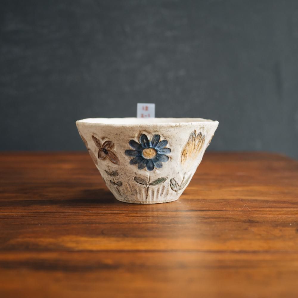 本田あつみ - 作家さんの器と暮らしにまつわる道具のお店｜イロドリ