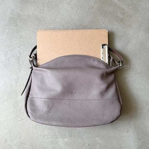 ゴートレザー製 ショルダーバッグL | 軽くて丈夫な山羊の革 - Ense