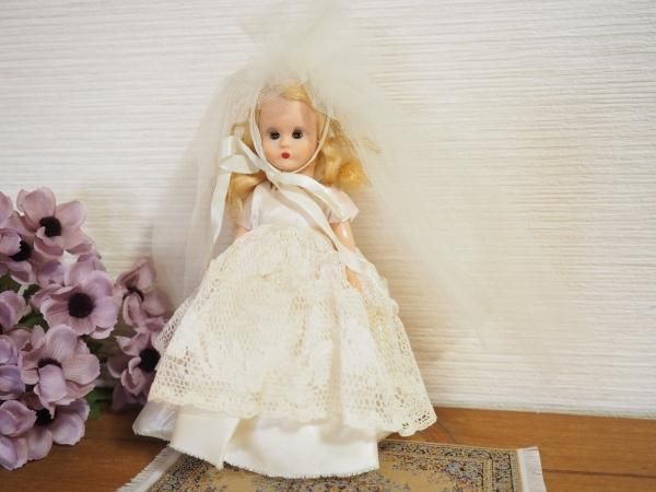 ナンシー・アン 「ストーリーブックドール」プラスティック 白ドレス