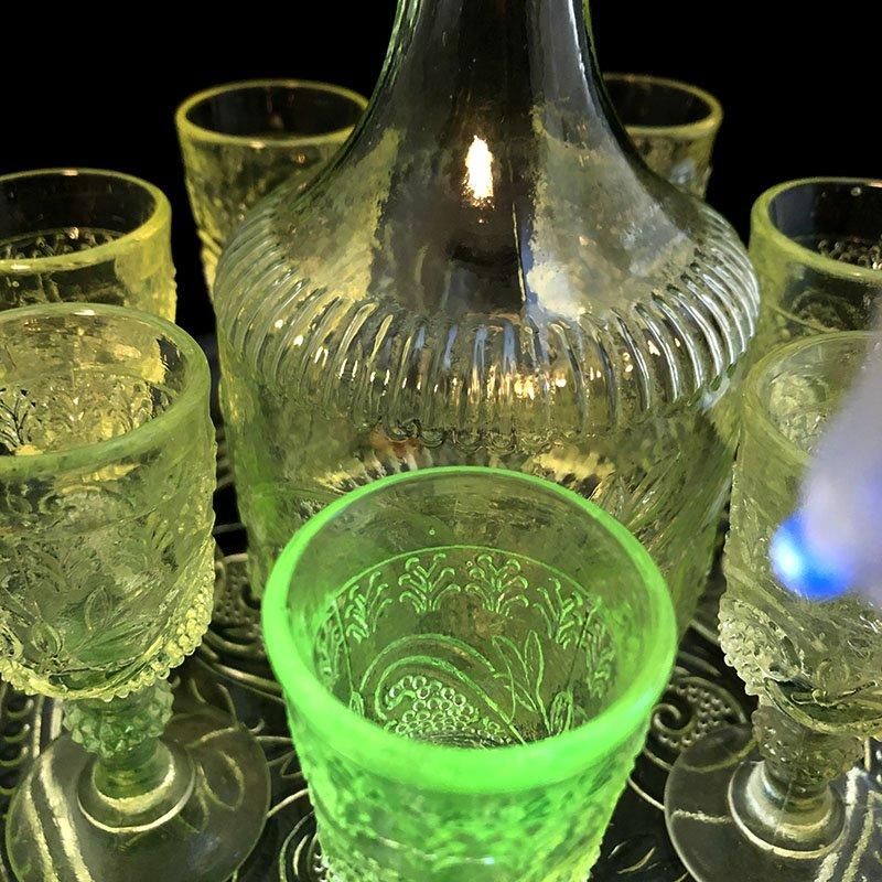 幻想的なウランゲラスのリキュールグラスセット