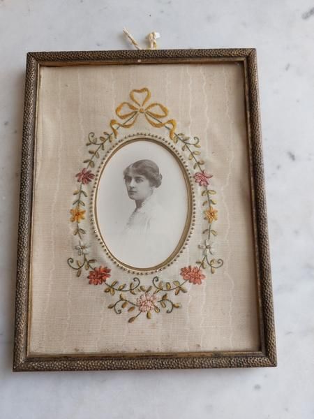 アンティーク額付きリボン刺繍 - アンティークモール＆蚤の市情報