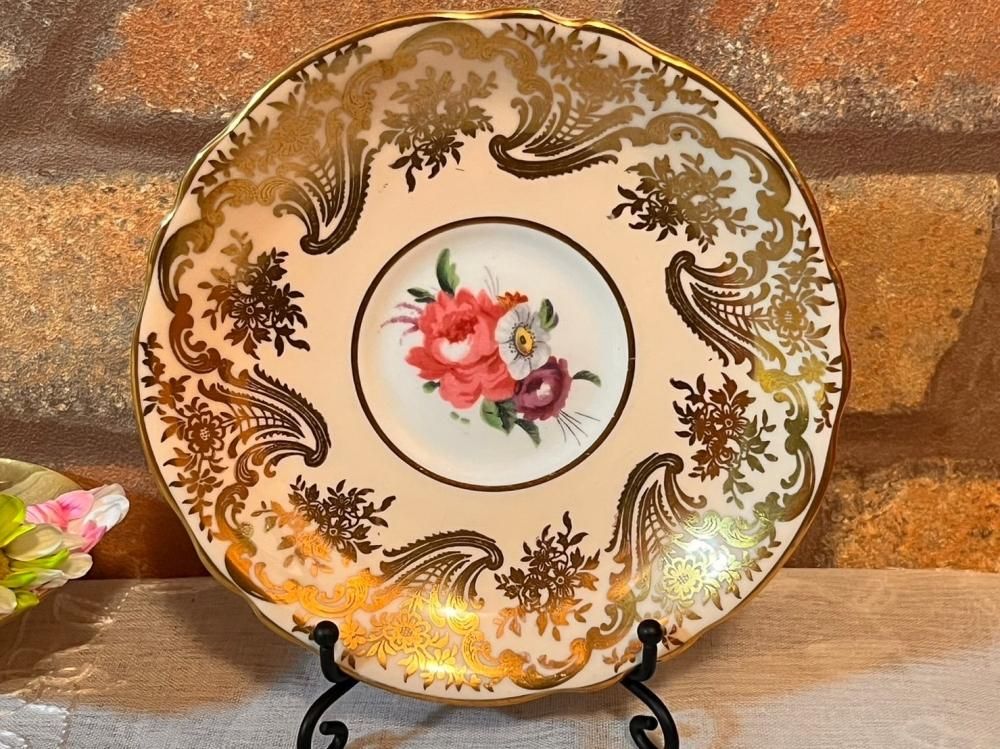 英国製パラゴン花柄金彩ティーカップ&ソーサー