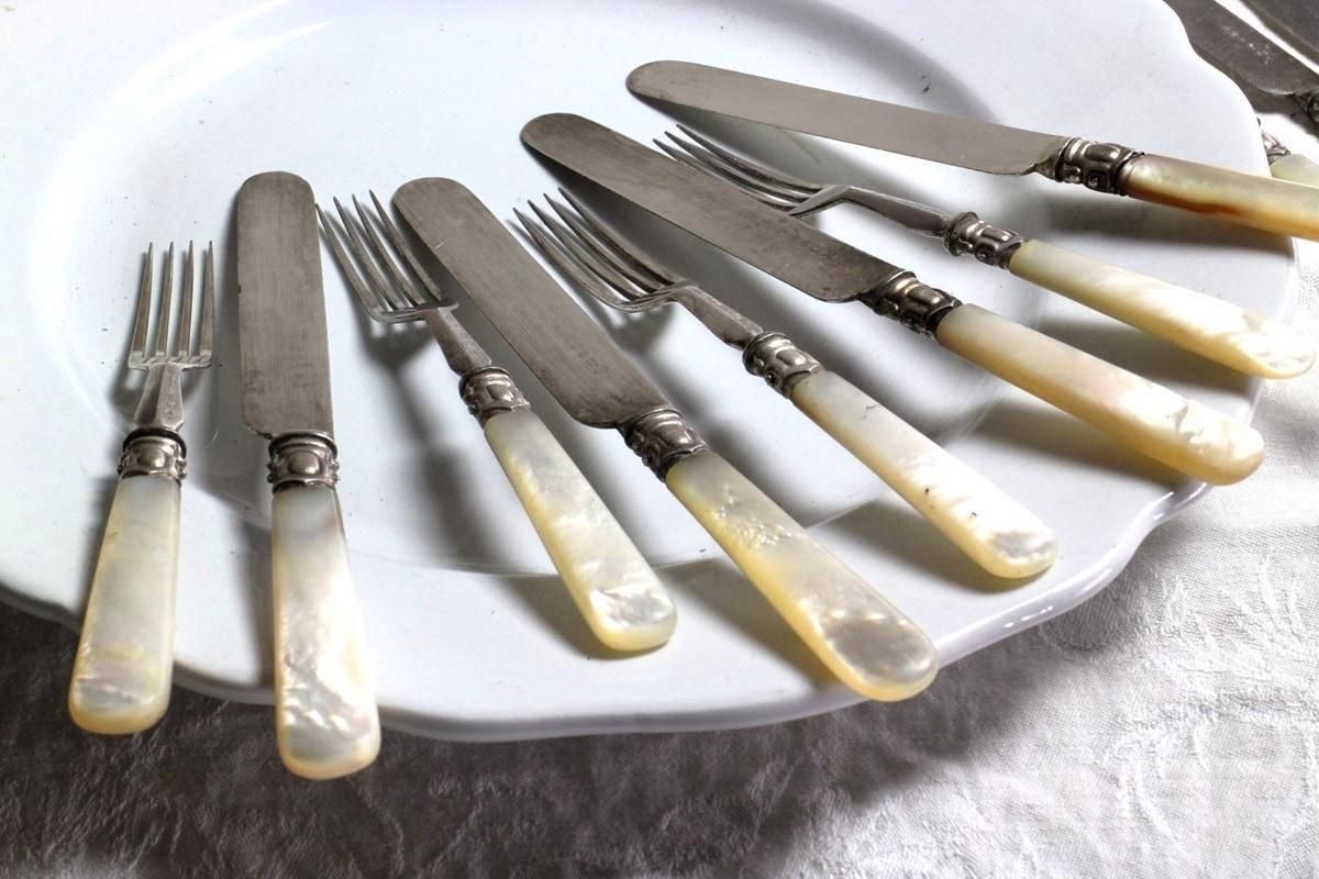 英国製アンティーク、白蝶貝の繊細なナイフ&フォーク
