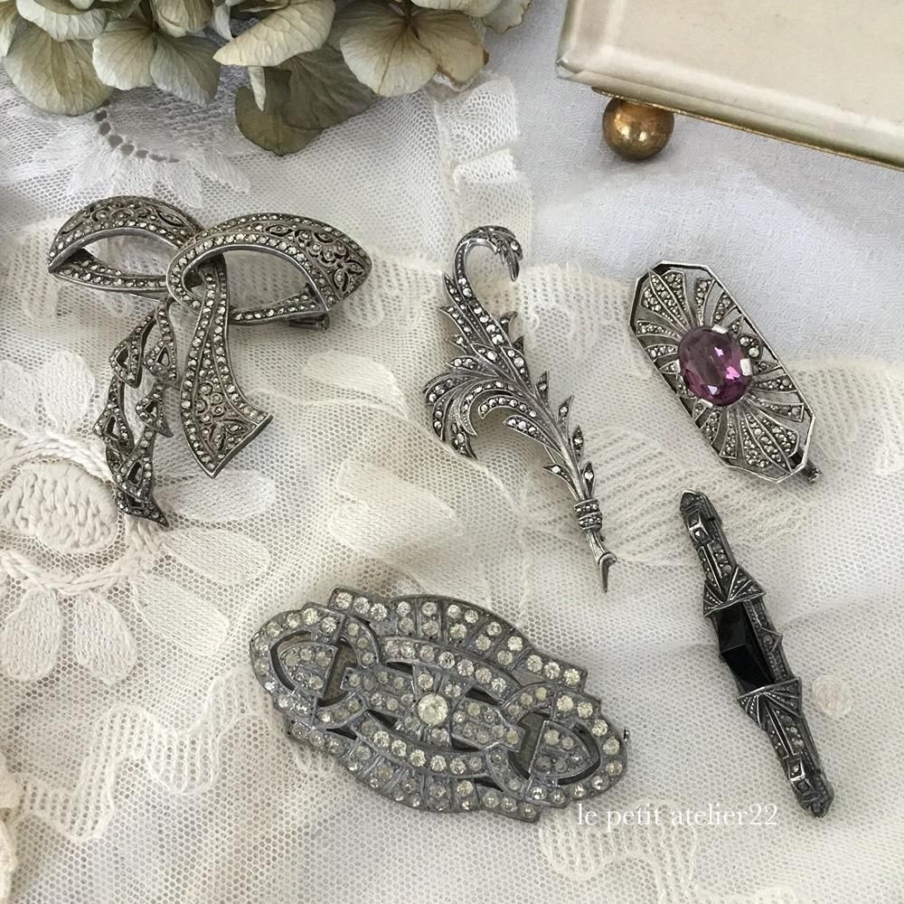 フランス アンティーク シルバー ブローチ リボン マルカジット マーカ