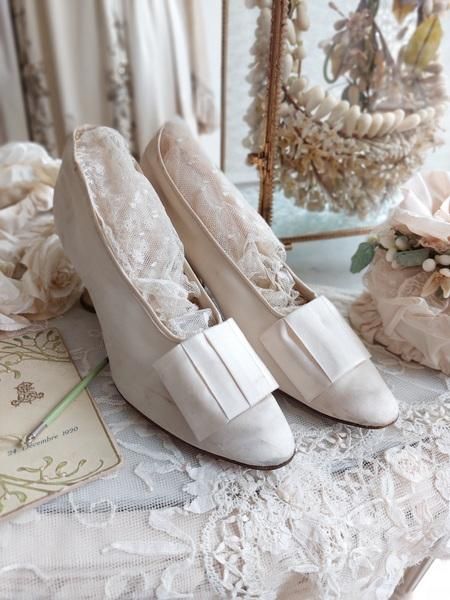 アンティークシルクブライダルシューズ - アンティークモール＆蚤の市