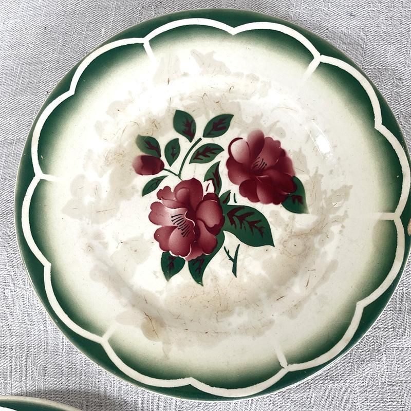 サルグミンヌ花柄ケーキ皿MAGALI 存在感ある