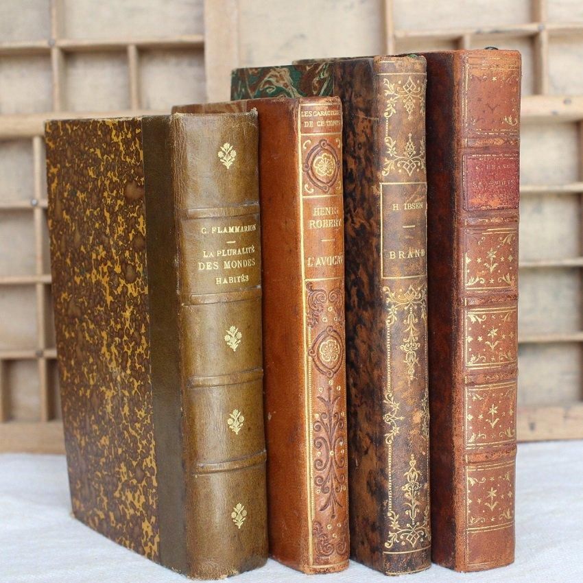 フランス製アンティーク、時代を感じる古書4冊セット