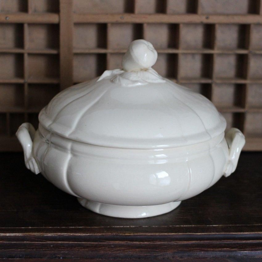 フランス製アンティークDIGOINスープボウルの優雅さ