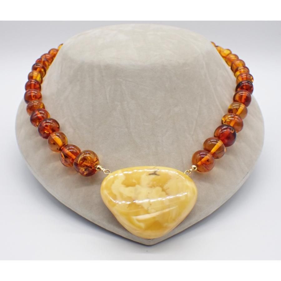 大ロイヤルアンバー天然琥珀ネックレス52センチ