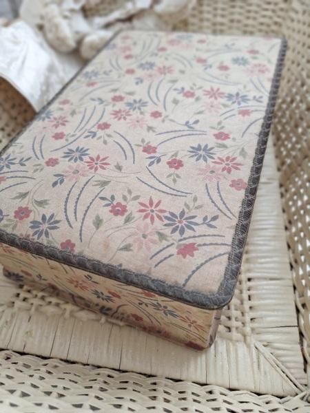 花柄カルトナージュボックス - アンティークモール＆蚤の市情報サイト