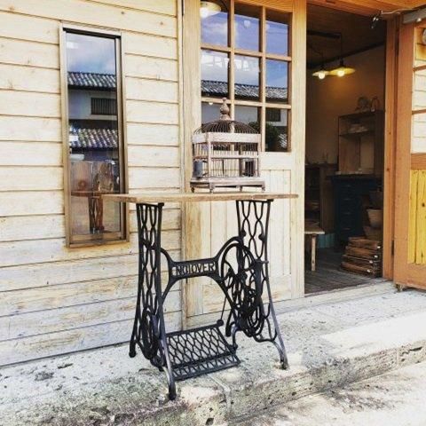 アンティークショップ モダンロフト｜ANTIQUE LEAVES