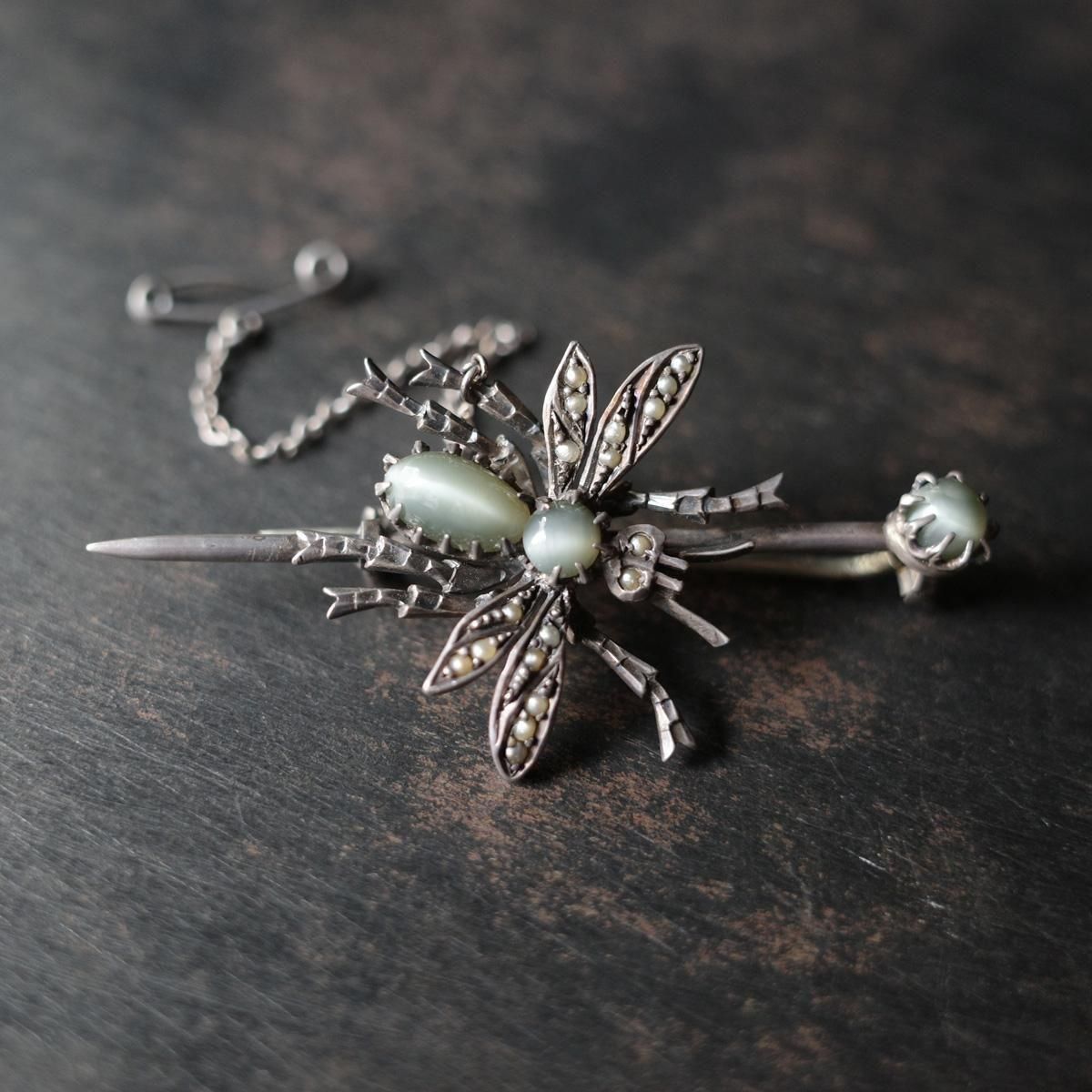 ヴィクトリアン シルバー キャッツアイ 蠅 ブローチ（Victorian Silver