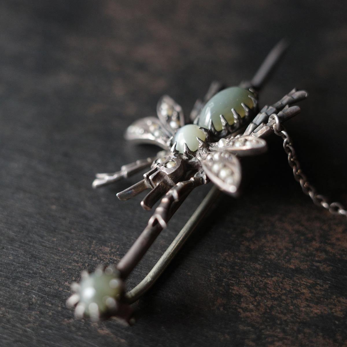 ヴィクトリアン シルバー キャッツアイ 蠅 ブローチ（Victorian Silver