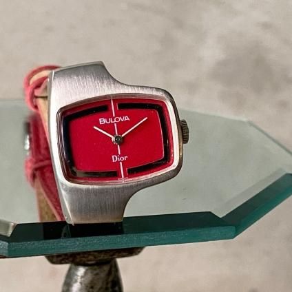 DIOR by BULOVA（ディオール バイ ブローバ）希少レッド文字盤 TV
