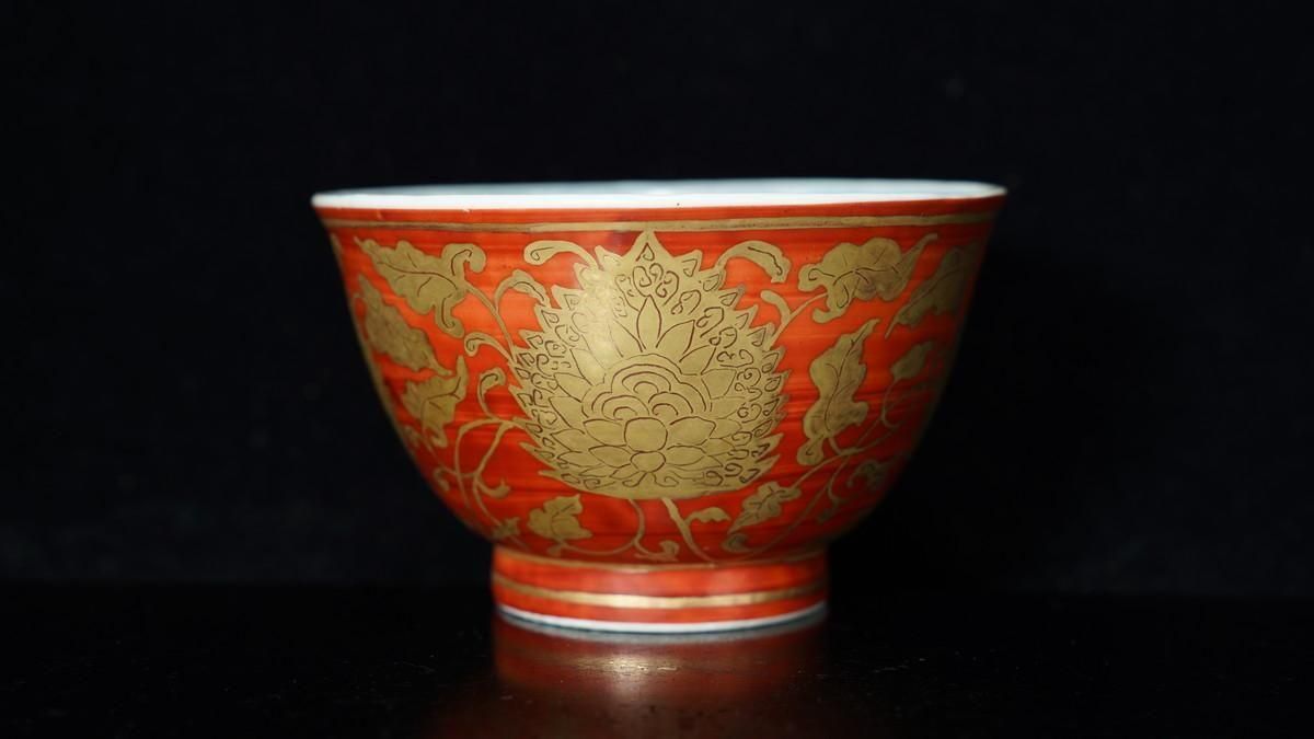 927 中国 骨董 粉彩花唐草文八方鉢 時代物 927 中国 骨董 粉彩花唐草文