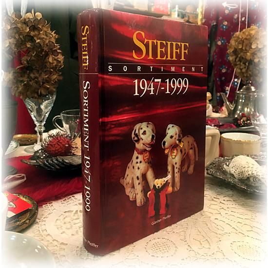 シュタイフ社のカタログであり辞書のような豪華本 