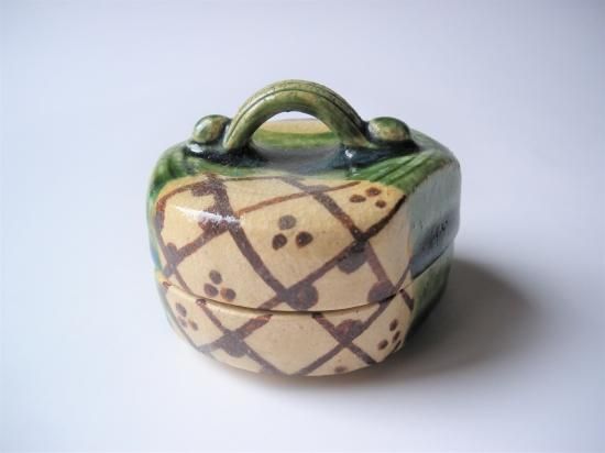 織部香合 (共箱)加藤芳右衛門 - 茶道具販売 栗林園