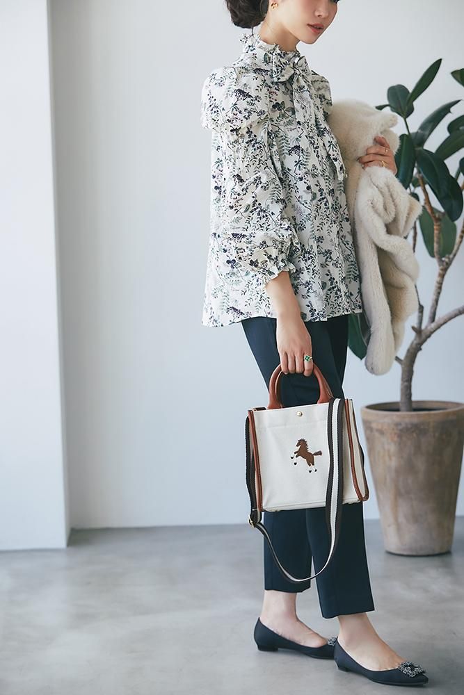 木の実柄プリントブラウス(オフホワイト) - seventen