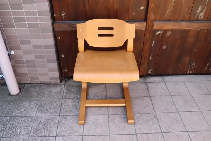 KOSUGA(コスガ)のビーチ材を使用したカンティレバータイプのキッズ