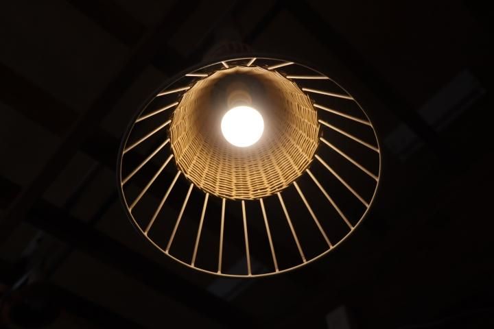 IDEE(イデー) LILIUM LAMP S(リリウムランプS)です。/ラタンと細い