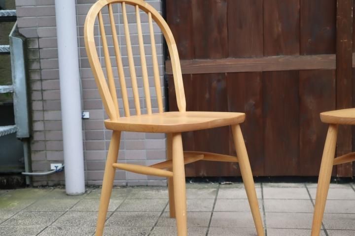 MOMO natural(モモナチュラル)のMARE ROUND CHAIRです。アルダー材を