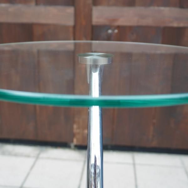 IDC OTSUKA(大塚家具)で取り扱いされていたガラス サイドテーブルです