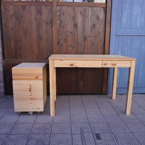 無印良品(MUJI)のパイン材シリーズのパーソナルデスク＆キャビネット
