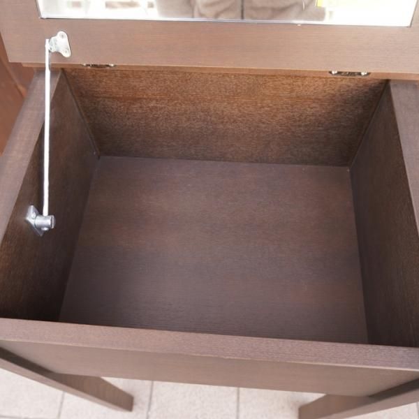 稀少なタモ材を使用した無印良品(MUJI)のドレッサー/スツールです