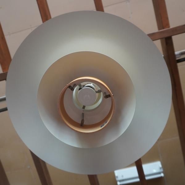 unico(ウニコ)のMercero(メルチェロ)ペンダントライトです。重ねられた