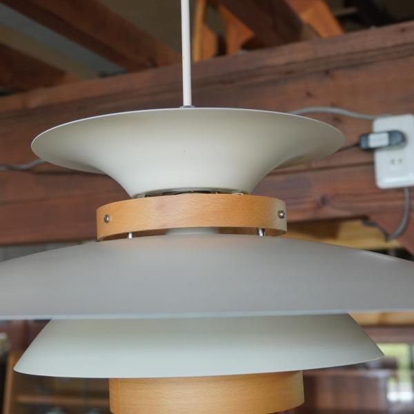 unico(ウニコ)のMercero(メルチェロ)ペンダントライトです。重ねられた