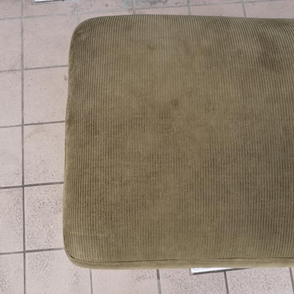 unico(ウニコ)のGREIG(グレイグ)オットマンです。コーデュロイ生地を