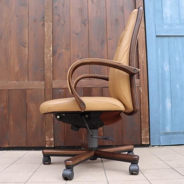 値下げ/karimoku(カリモク家具)よりキャスター付き本革 デスクチェア