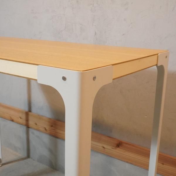 人気のMUJI(無印良品)のオーク材 パーソナルデスク。シンプルで