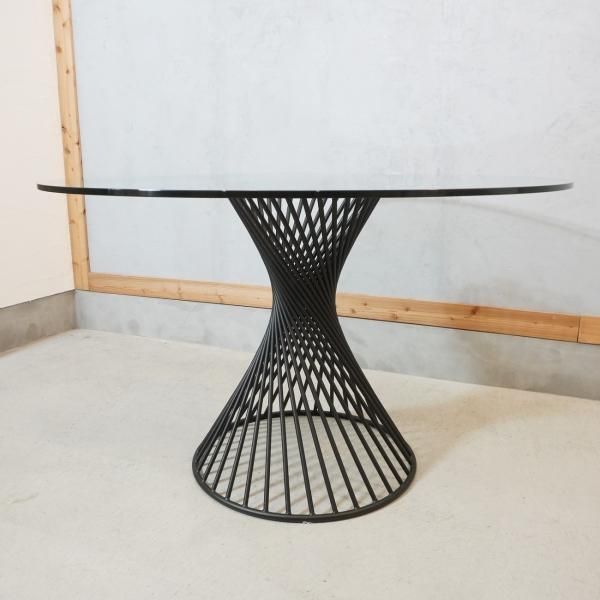 イタリアのCalligaris(カリガリス)社のVORTEX(ボルテックス)円形