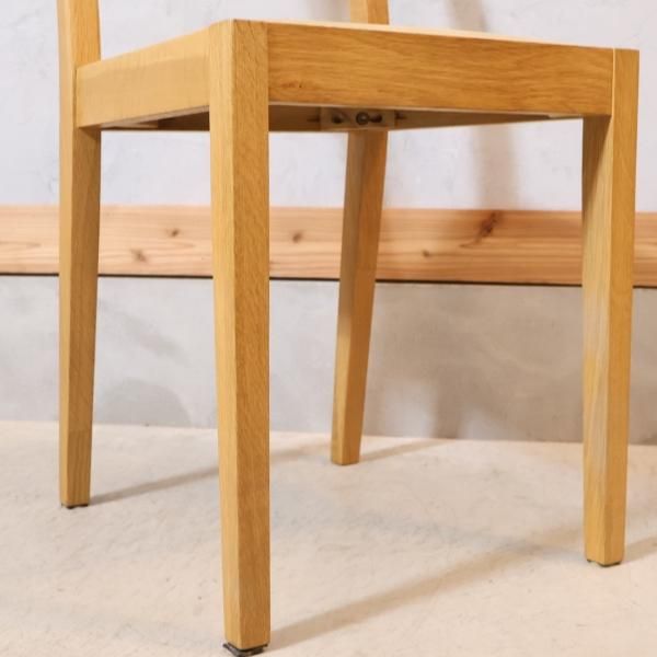 人気の無印良品(MUJI)のオーク無垢材を使用したダイニングチェアー2脚