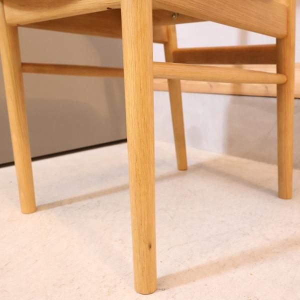 人気の無印良品(MUJI)のオーク材を使用したラウンドチェアです