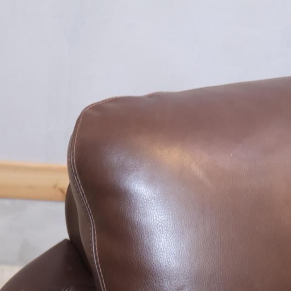 イタリアNATUZZI Editions(ナツッジ エディションズ)のGELOSO 総皮革 3