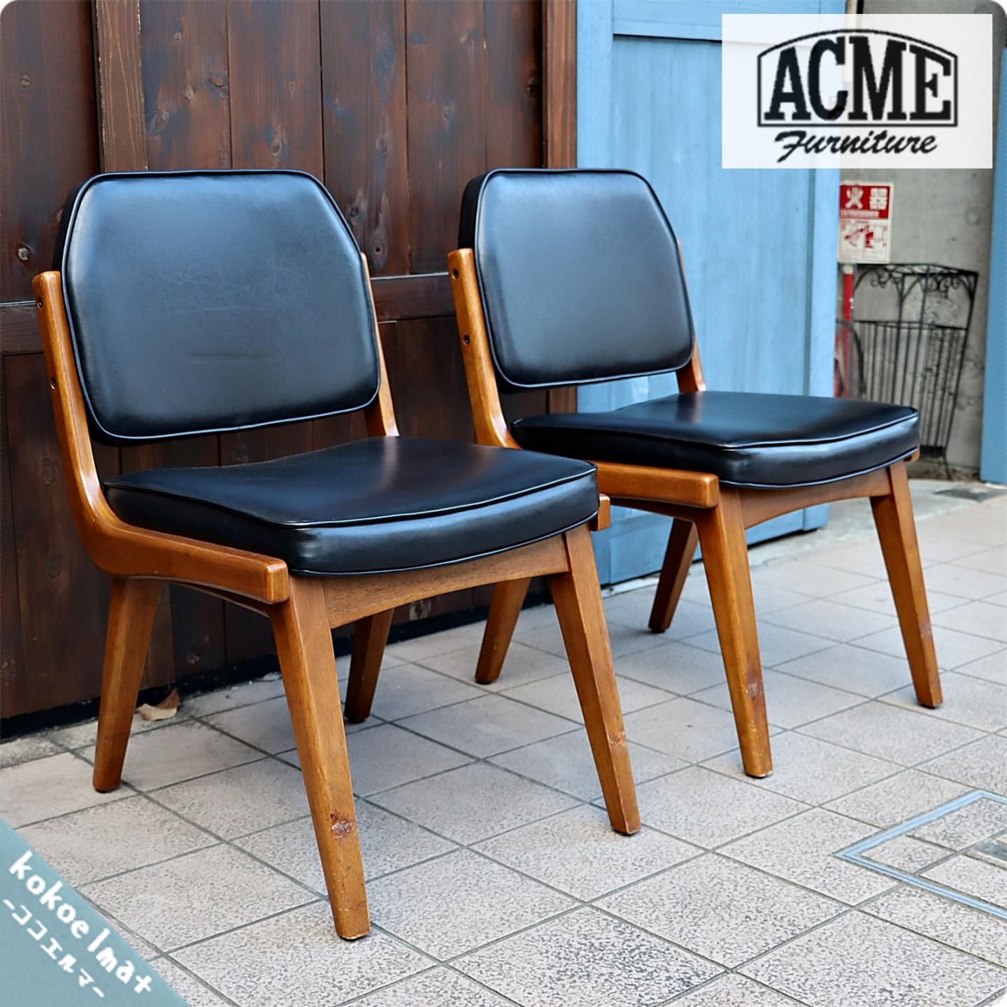 ACME FURNITURE(アクメファニチャー)の曲線を描いたウッドフレーム特徴