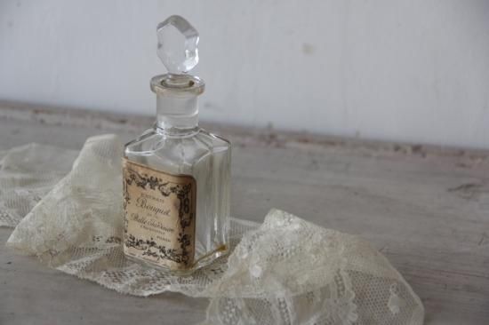 古いラベル付き香水瓶 - L'atelier Brocante / ラトリエブロカント
