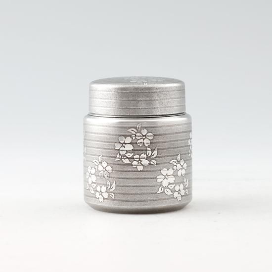 錫 茶筒 桜 黒漆加工 90g [No.18]｜薩摩錫器工芸館