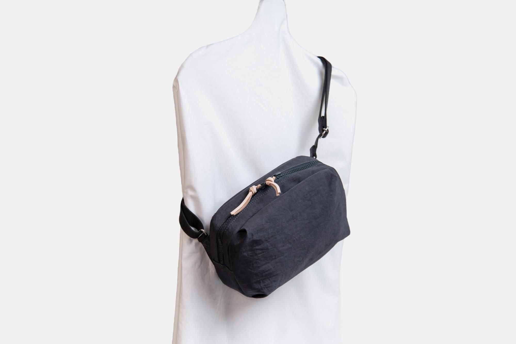 FUKUI SIWAナイロンボディバッグS ダークグレー - NIZYU KANO 公式通販