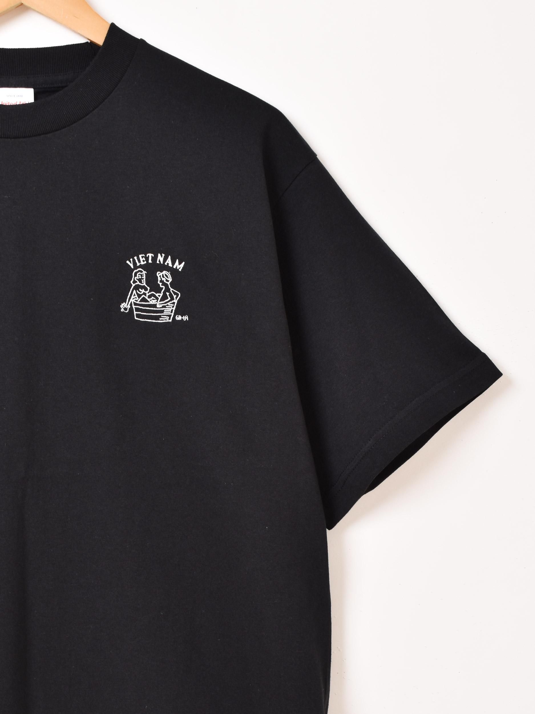 3色展開】ワンポイント刺繍 Tシャツ「VIETNAM」 ブラック - 古着屋